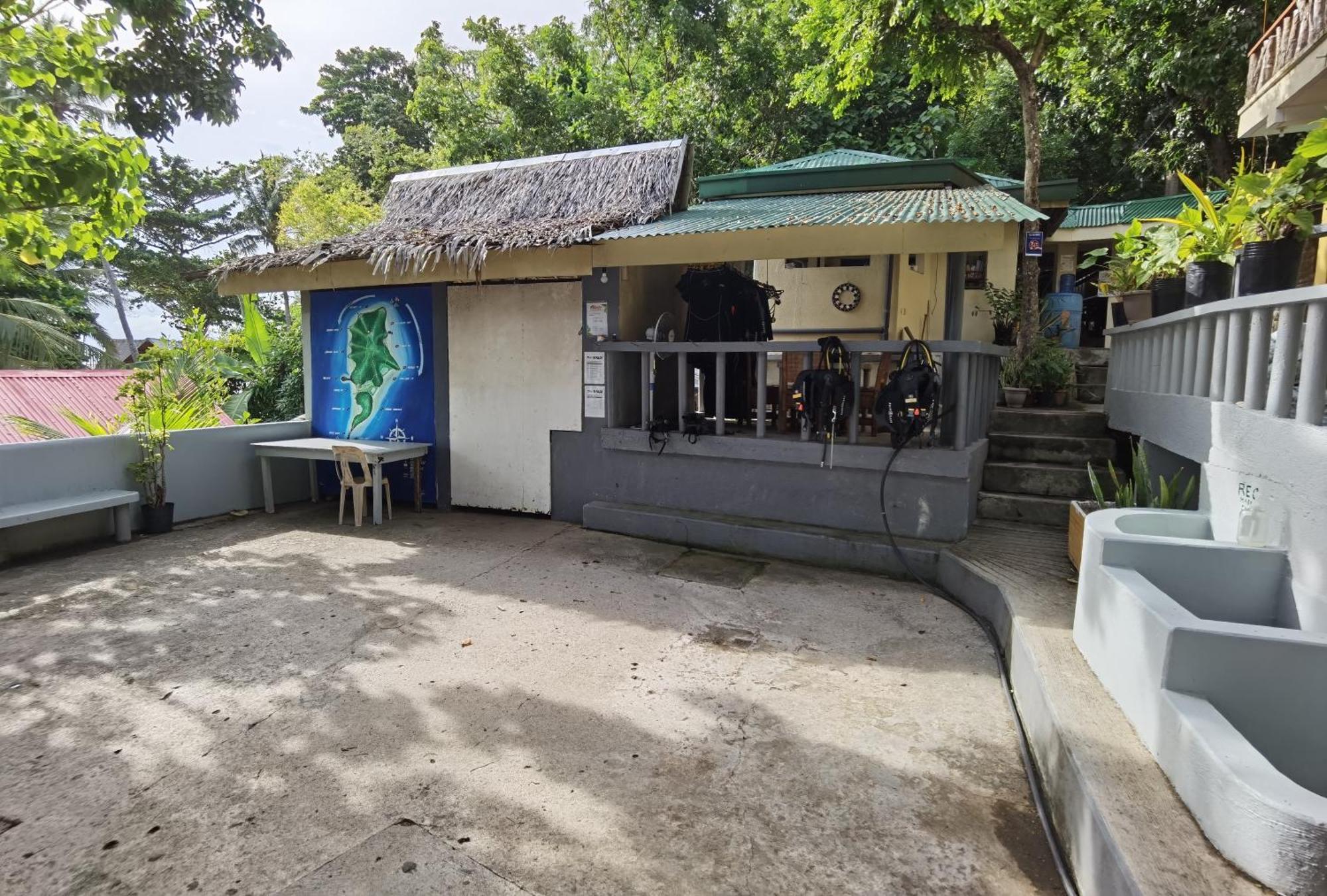 Mario's Scuba Diving And Apo Island